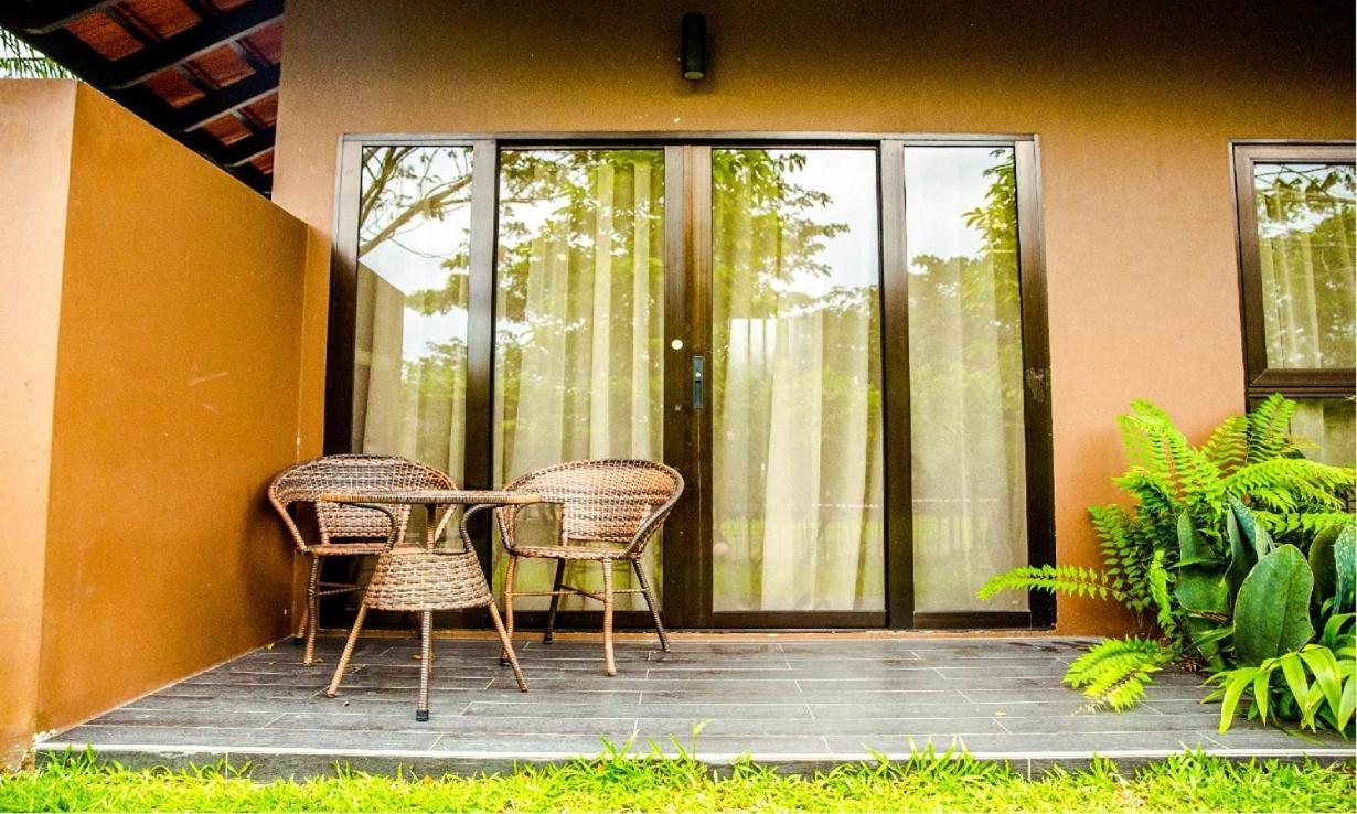 Kranji Sanctuary Resort Singapore Exteriör bild